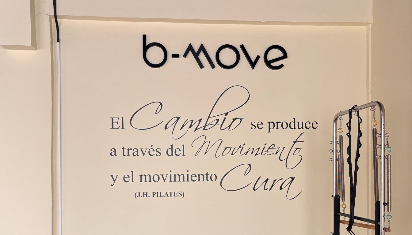 pared de la sala de pilates de bmove